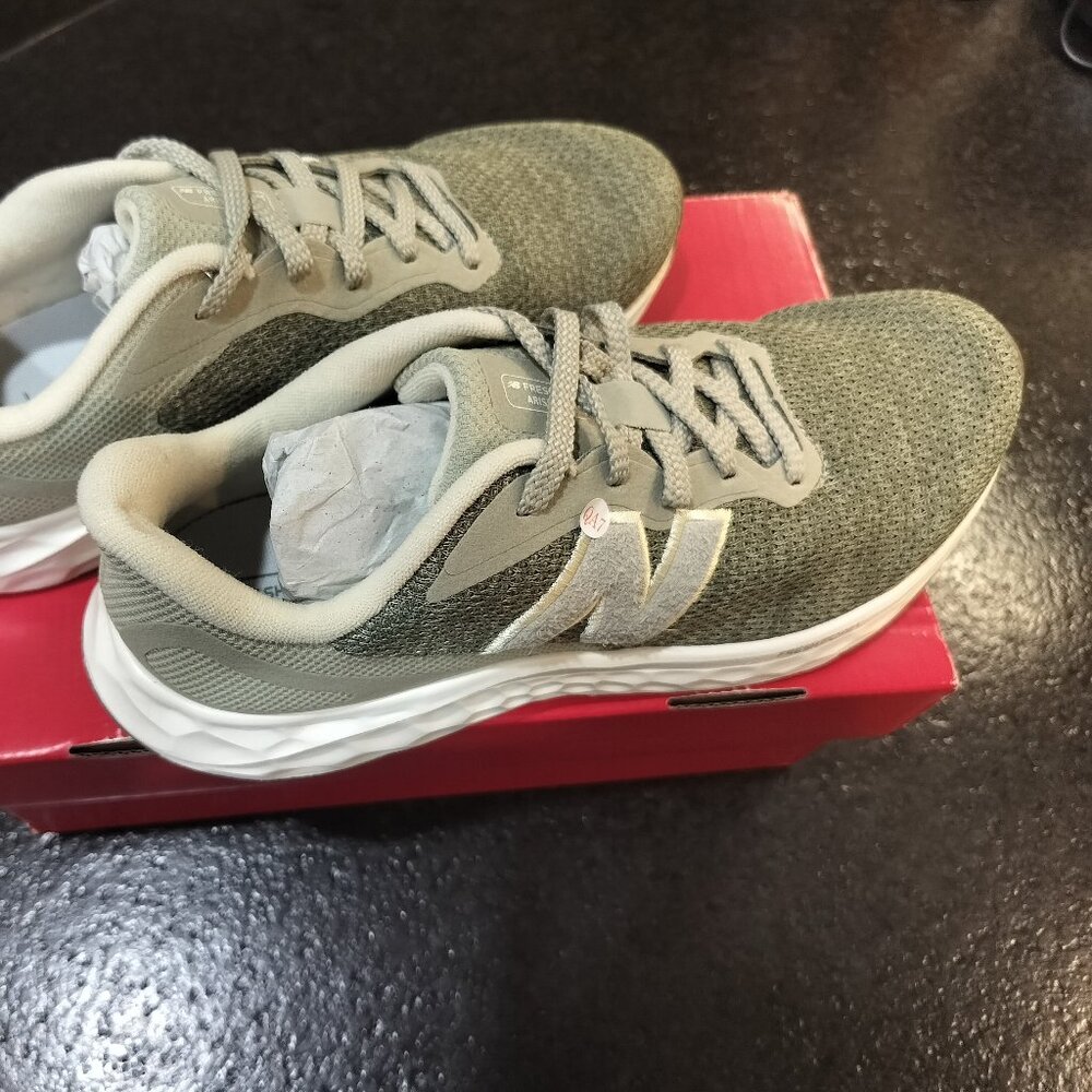 New Balance Fresh Foam Arishi v4 Olivine Running Shoe Women's US 12